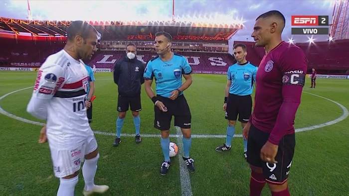 Dani Alves nos regala la mejor postal de la Copa Sudamericana